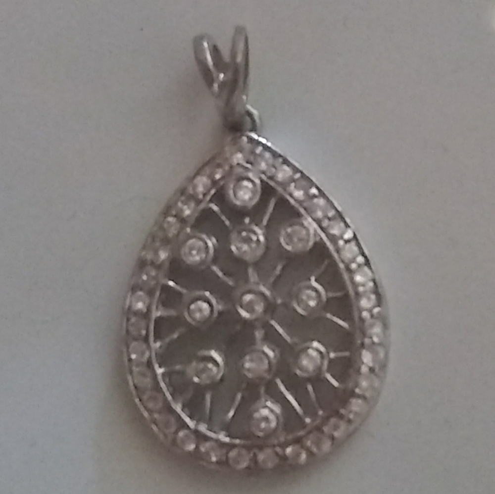 Gorgeous sterling silver pendant